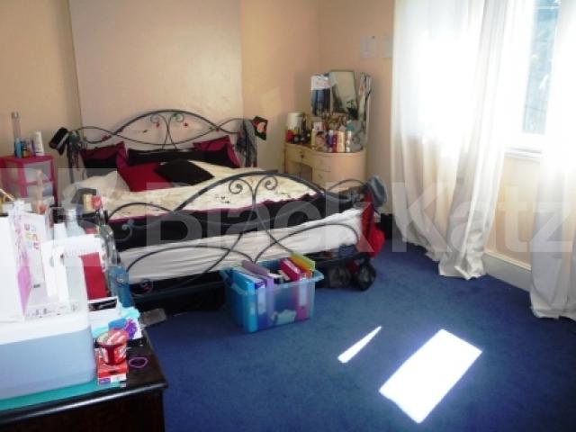 			3 Bedroom, 1 bath, 1 reception Flat			 Glendale Avenue, Wood Green