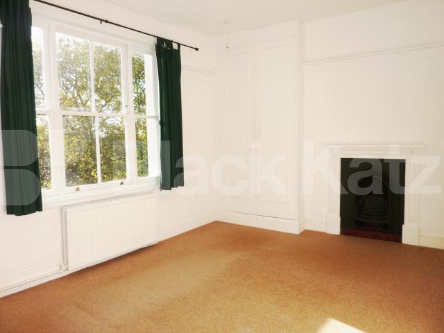 			NEW INSTRUCTION!, 2 Bedroom, 1 bath, 1 reception Flat			 Hilldrop Road, TUFNELL PARK