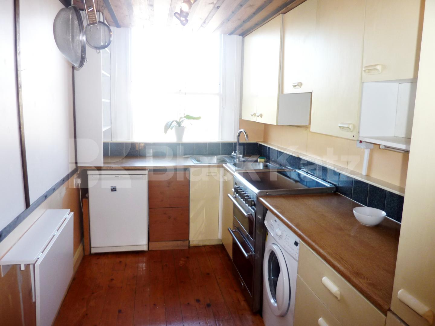 			NEW INSTRUCTION!, 2 Bedroom, 1 bath, 1 reception Flat			 Hilldrop Road, TUFNELL PARK