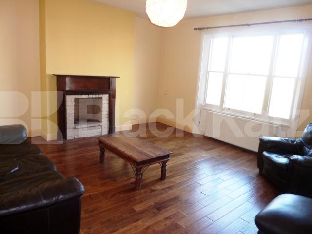 			NEW INSTRUCTION!, 2 Bedroom, 1 bath, 1 reception Flat			 Hilldrop Road, TUFNELL PARK