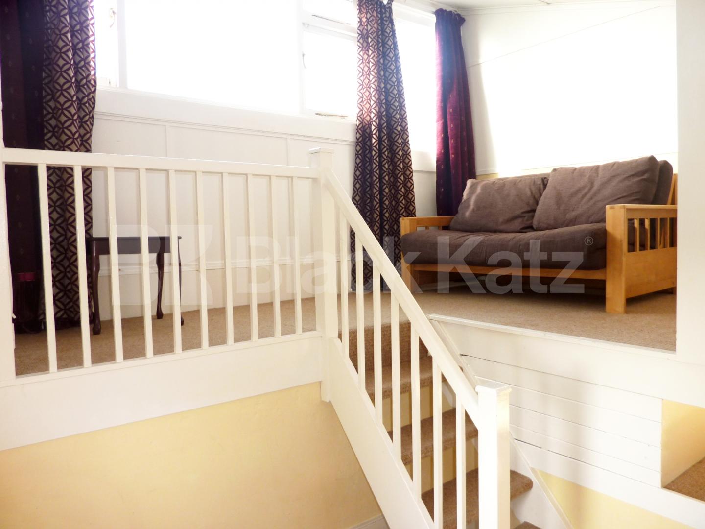 			NEW INSTRUCTION!, 2 Bedroom, 1 bath, 1 reception Flat			 Hilldrop Road, TUFNELL PARK