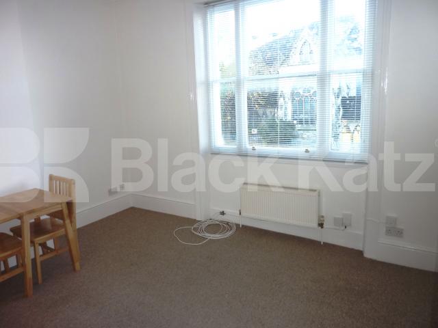 			1 Bedroom, 1 bath, 1 reception Flat			 Camden Road, CAMDEN BORDERS 