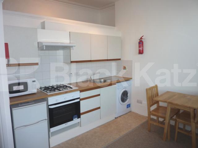 			1 Bedroom, 1 bath, 1 reception Flat			 Camden Road, CAMDEN BORDERS 