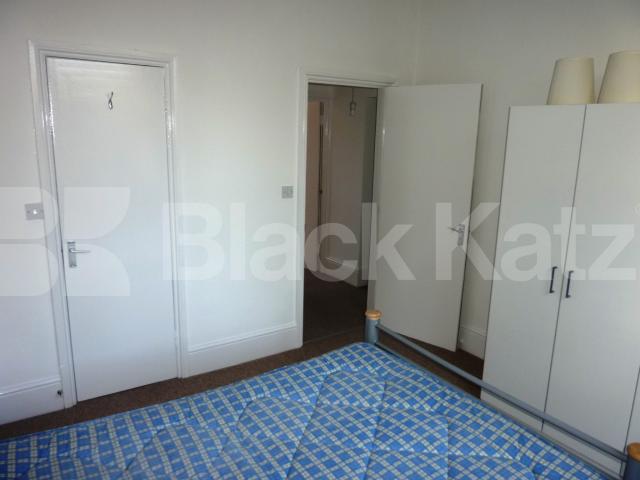 			1 Bedroom, 1 bath, 1 reception Flat			 Camden Road, CAMDEN BORDERS 