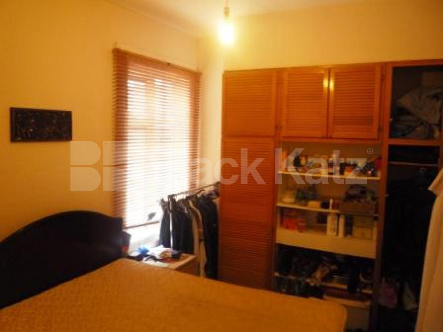 			LET, 2 Bedroom, 1 bath, 1 reception Flat			 Northview Road, CROUCH END N8