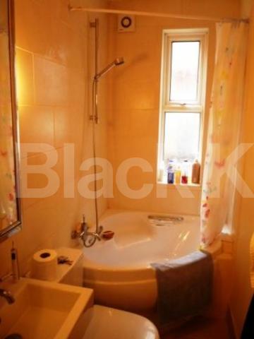 			LET, 2 Bedroom, 1 bath, 1 reception Flat			 Northview Road, CROUCH END N8