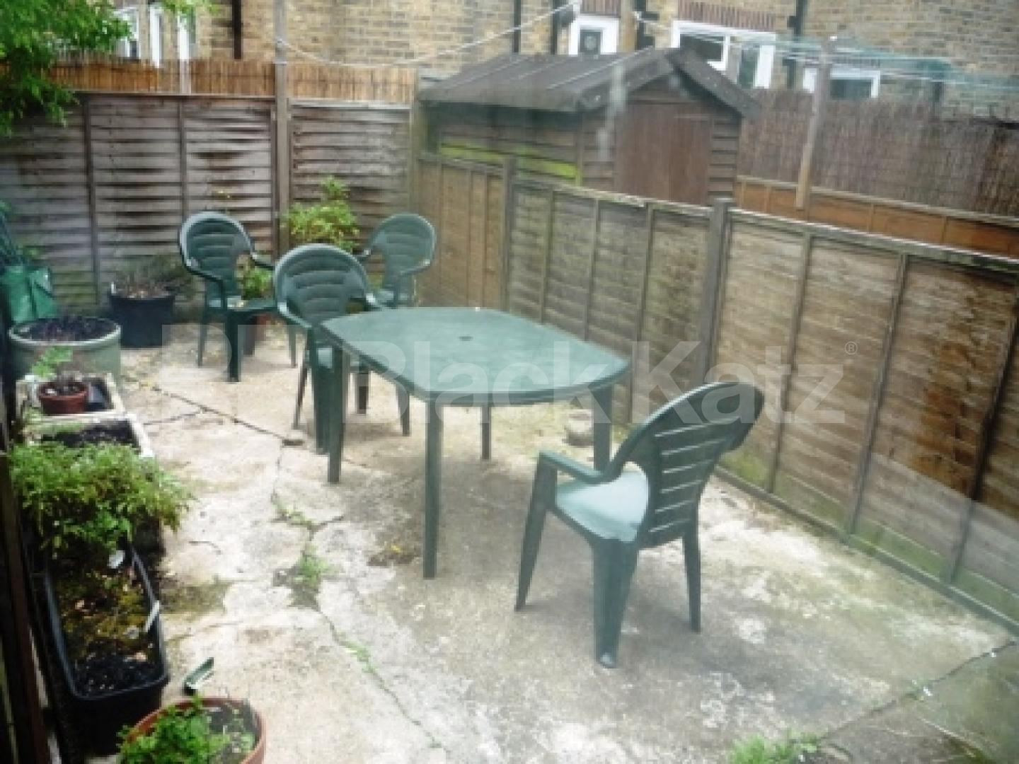 			LET, 2 Bedroom, 1 bath, 1 reception Flat			 Northview Road, CROUCH END N8