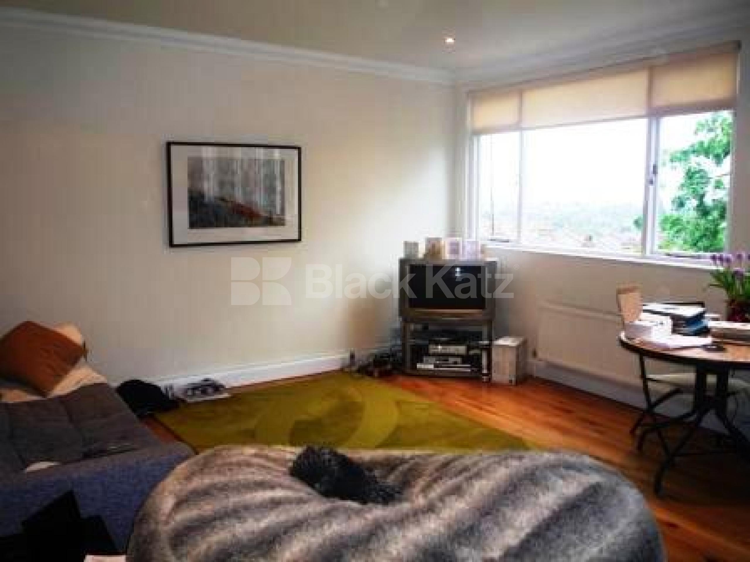 			2 Bedroom, 1 bath, 1 reception Flat			 Curzon Road, MUSWELL HILL N10
