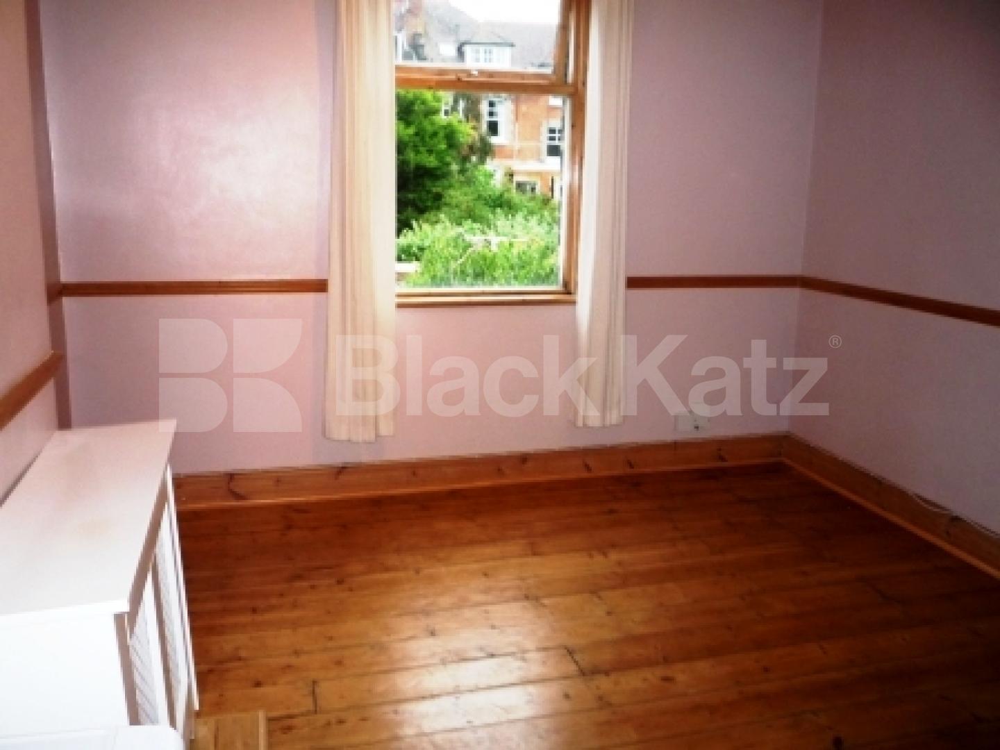 			LET, Studio Apartment, 1 bath, 1 reception Studio			 Birchington Road, CROUCH END