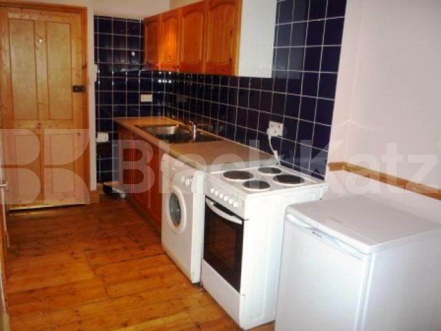 			LET, Studio Apartment, 1 bath, 1 reception Studio			 Birchington Road, CROUCH END