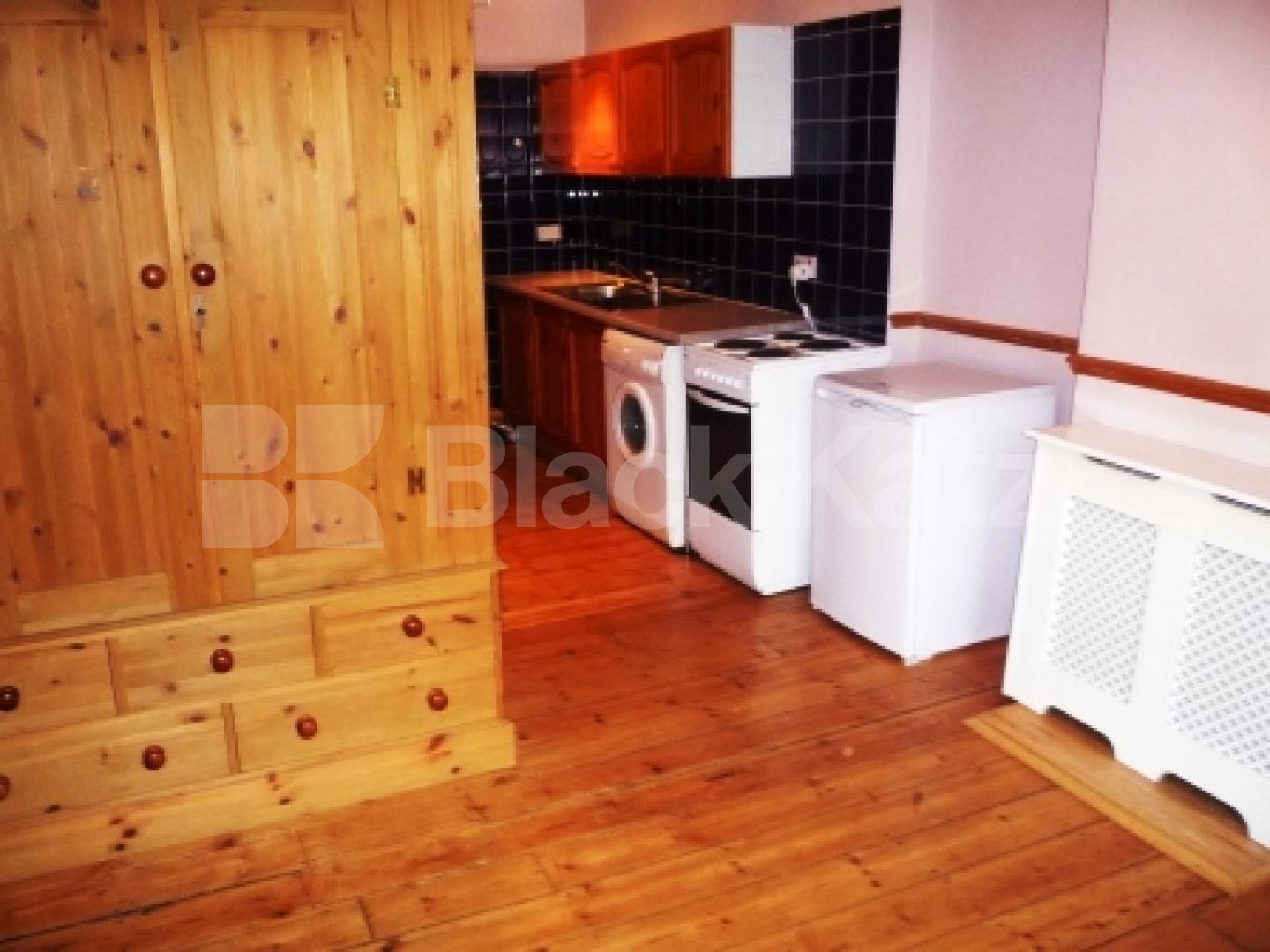 			LET, Studio Apartment, 1 bath, 1 reception Studio			 Birchington Road, CROUCH END