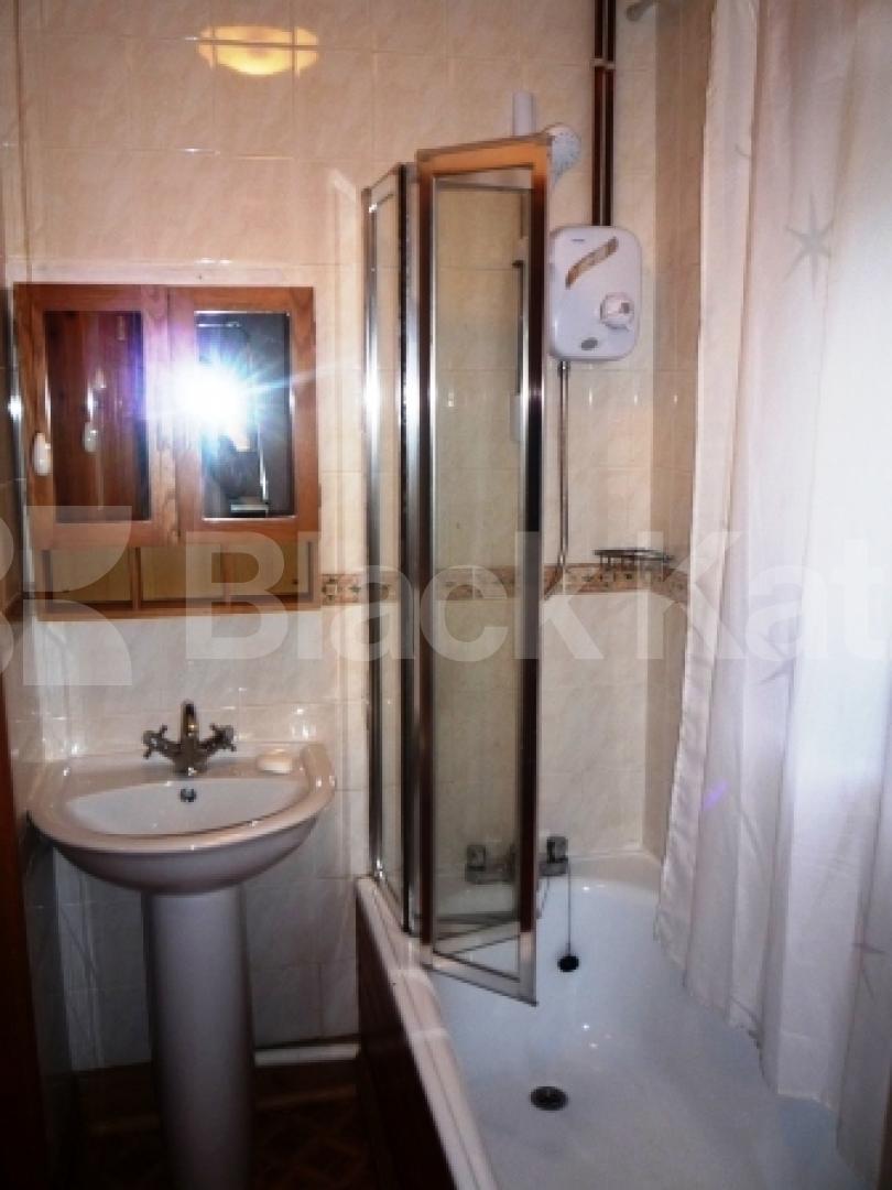 			LET, Studio Apartment, 1 bath, 1 reception Studio			 Birchington Road, CROUCH END