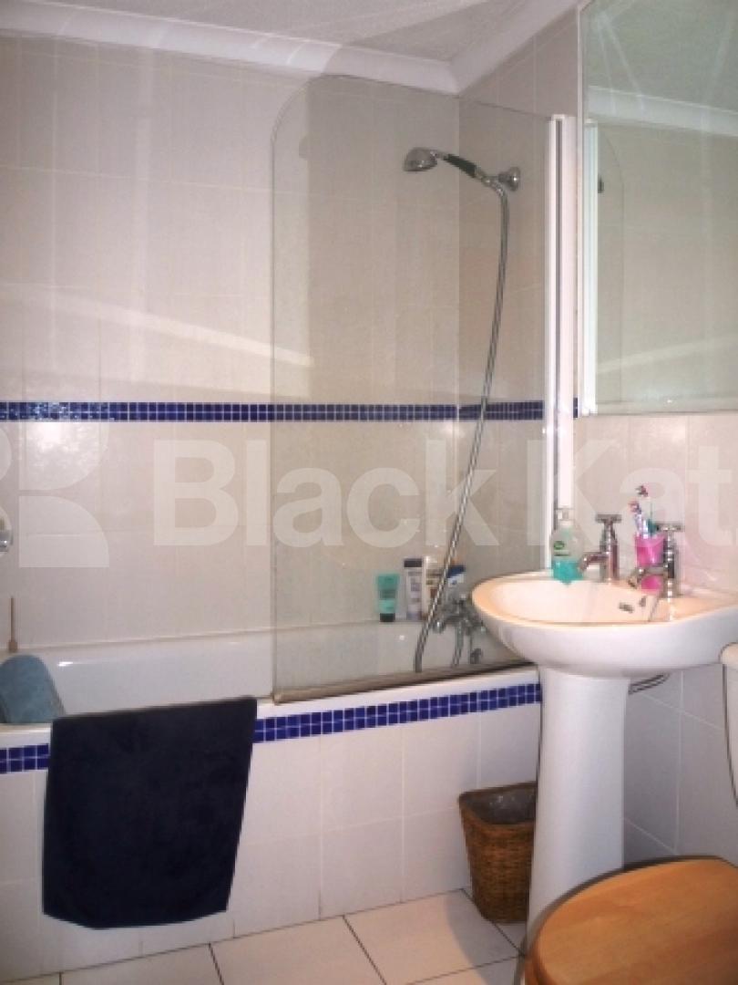 			NEW INSTRUCTION, 1 Bedroom, 1 bath, 1 reception Ground Floor Flat			 Muswell Hill Road, Muswell Hill