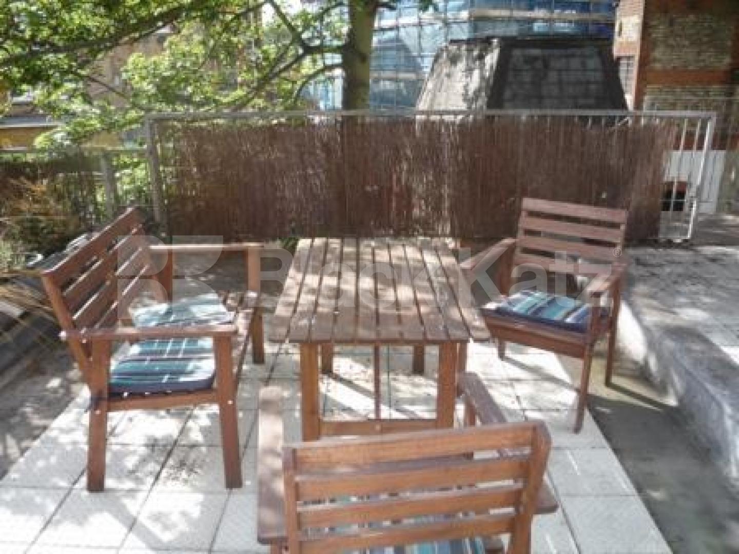 			1- bed flat with roof terrace, 1 Bedroom, 1 bath, 1 reception Flat			 Topsfield Parade, Crouch End