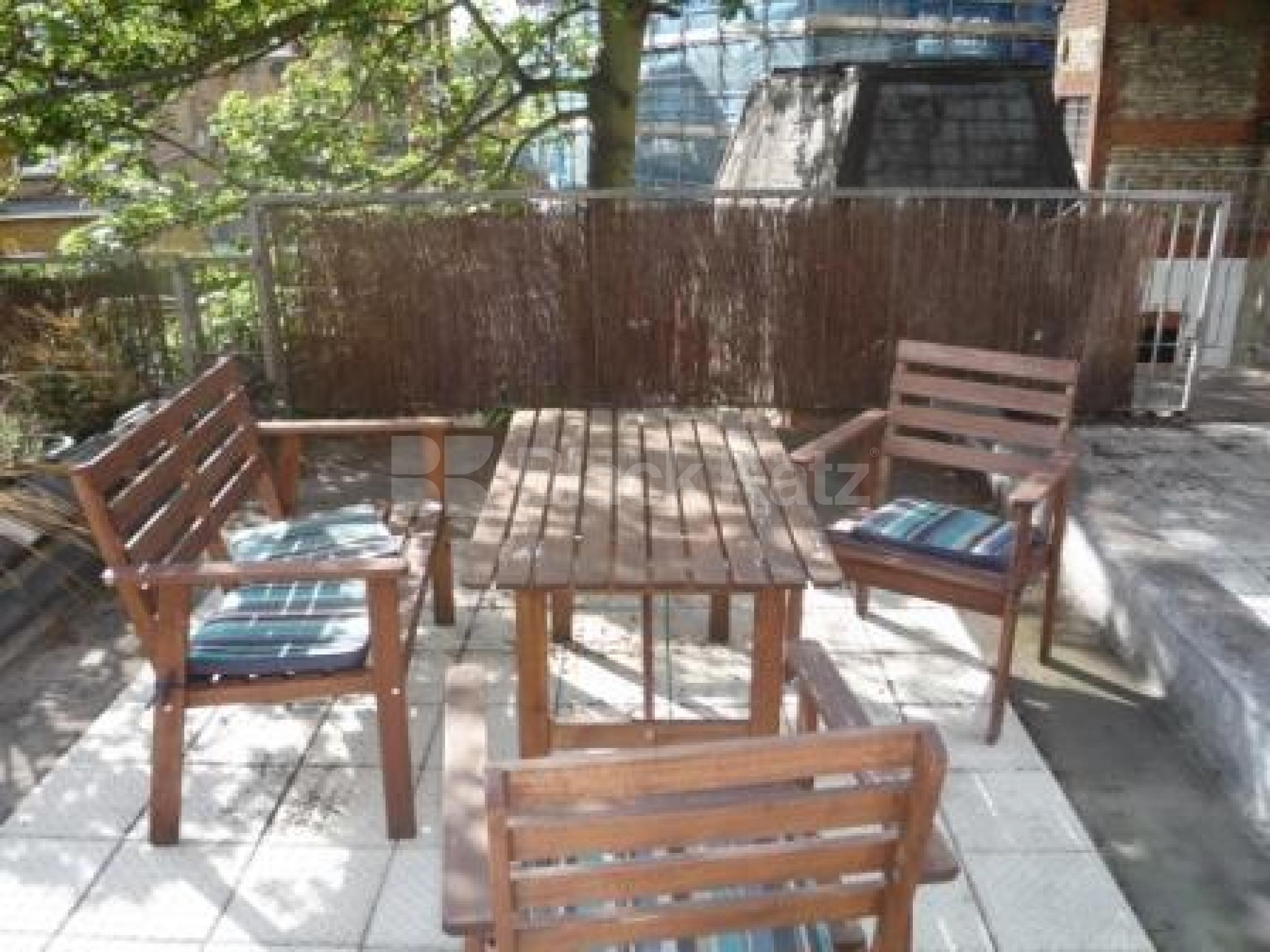 			1- bed flat with roof terrace, 1 Bedroom, 1 bath, 1 reception Flat			 Topsfield Parade, Crouch End N8