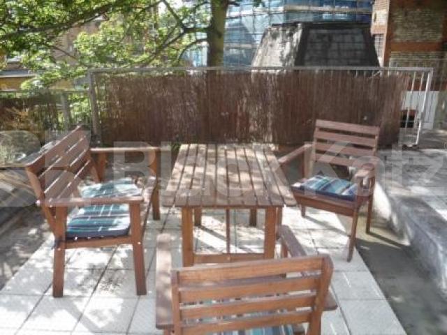 			1- bed flat with roof terrace, 1 Bedroom, 1 bath, 1 reception Flat			 Topsfield Parade, Crouch End