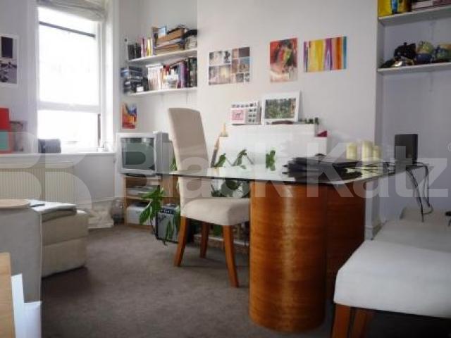 			1- bed flat with roof terrace, 1 Bedroom, 1 bath, 1 reception Flat			 Topsfield Parade, Crouch End