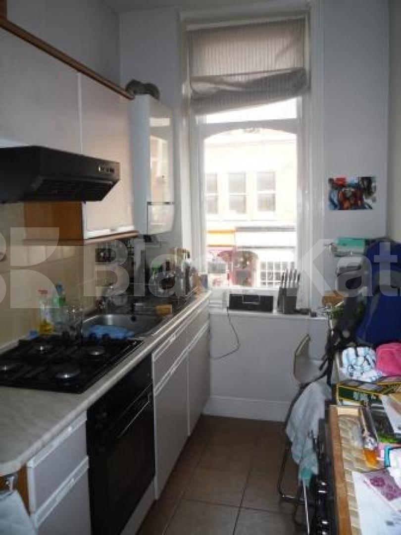 			1- bed flat with roof terrace, 1 Bedroom, 1 bath, 1 reception Flat			 Topsfield Parade, Crouch End
