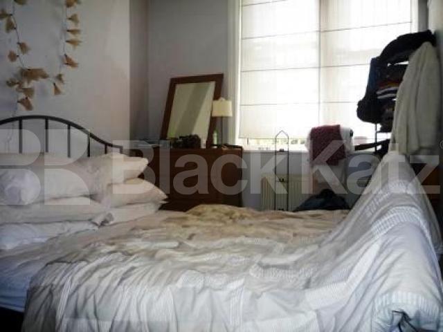 			1- bed flat with roof terrace, 1 Bedroom, 1 bath, 1 reception Flat			 Topsfield Parade, Crouch End