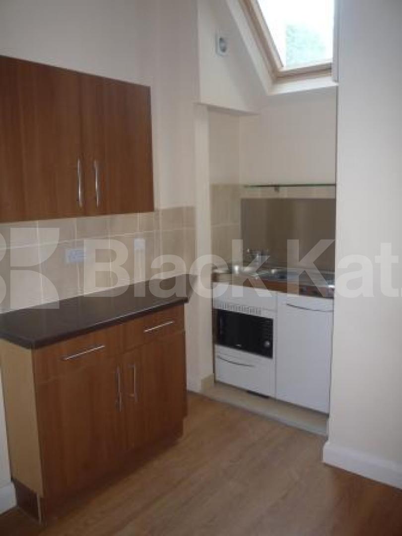 			Including Council Tax and Water, Studio Apartment, 1 bath, 1 reception Studio			 High St Hornsey, HORNSEY
