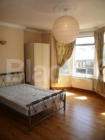 			Fantastic 5 Double Bed House !, 5 Bedroom, 1 bath, 1 reception Terraced House			 Waldeck Road, Turnpike Lane