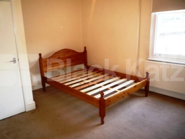 			1 Bedroom, 1 bath, 1 reception Flat			 Ferme Park Road, CROUCH END
