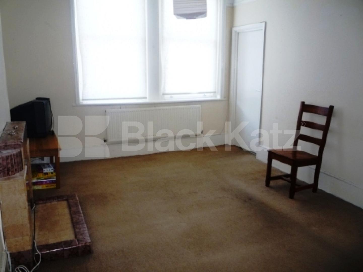 			1 Bedroom, 1 bath, 1 reception Flat			 Ferme Park Road, CROUCH END