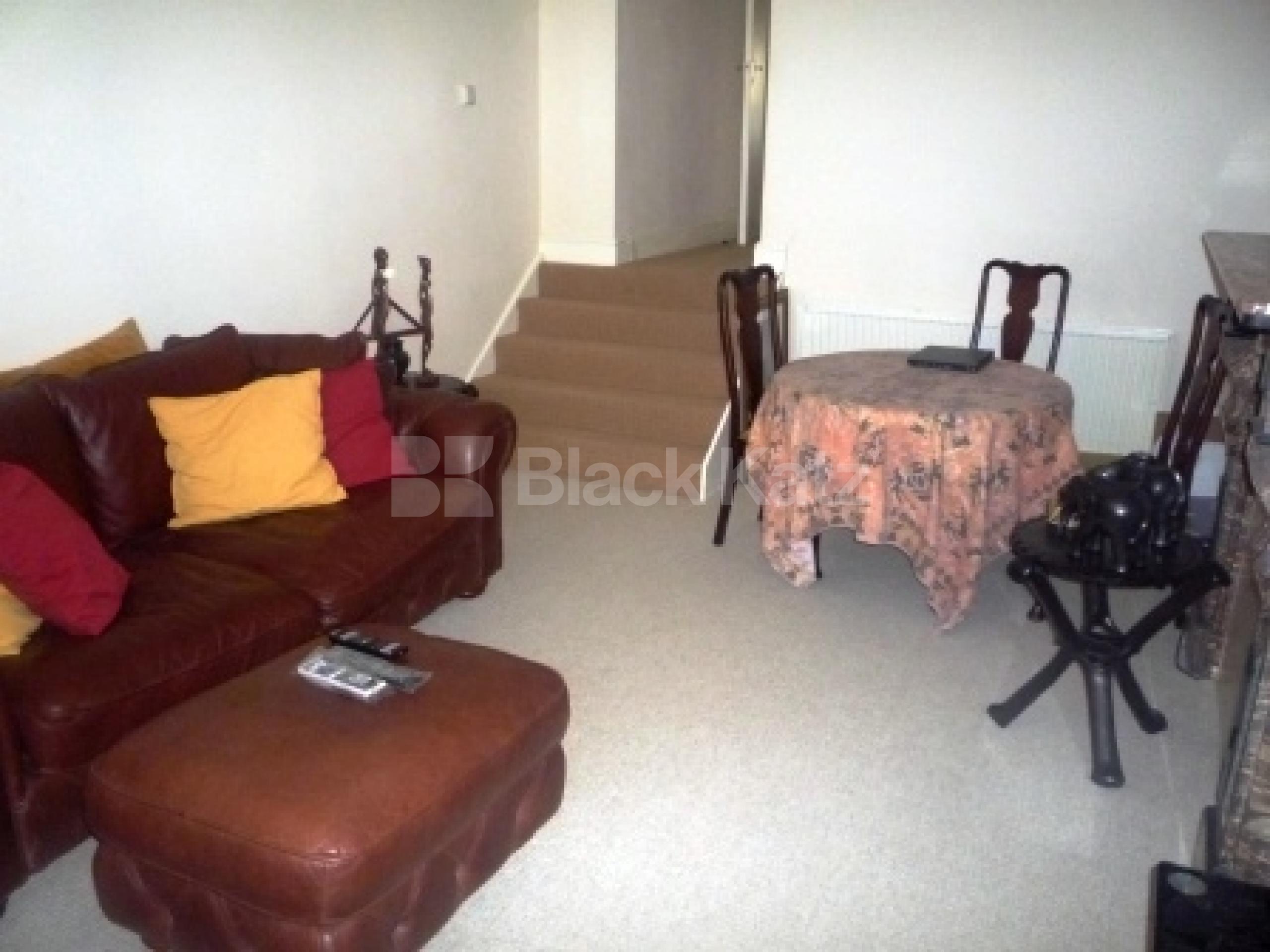 			1 Bedroom, 1 bath, 1 reception Flat			 Hillfield Avenue, CROUCH END N8