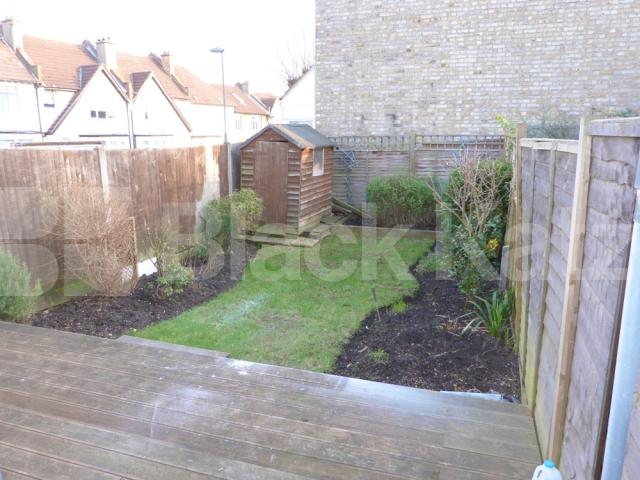 			Stunning Property, 1 Bedroom, 1 bath, 1 reception Ground Floor Flat			 Squires Lane, Finchley Central