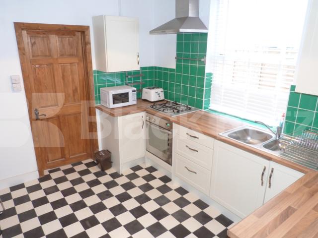 			Stunning Property, 1 Bedroom, 1 bath, 1 reception Ground Floor Flat			 Squires Lane, Finchley Central