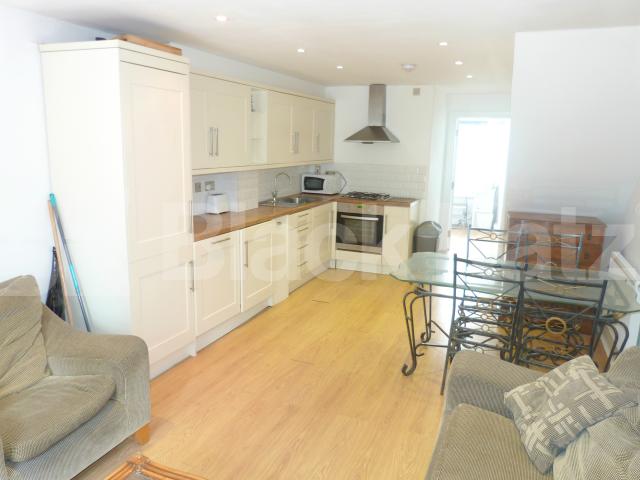 			NEW INSTRUCTION (Private Garden), 5 Bedroom, 1 bath, 1 reception House			 Stevenage Road, Fulham