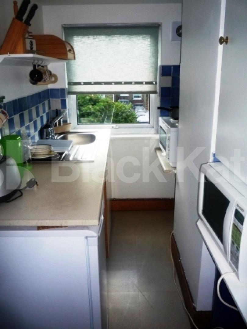 			ALL BILLS INCLUSIVE!, Studio Apartment, 1 bath, 1 reception Flat			 Inderwick Road, CROUCH END