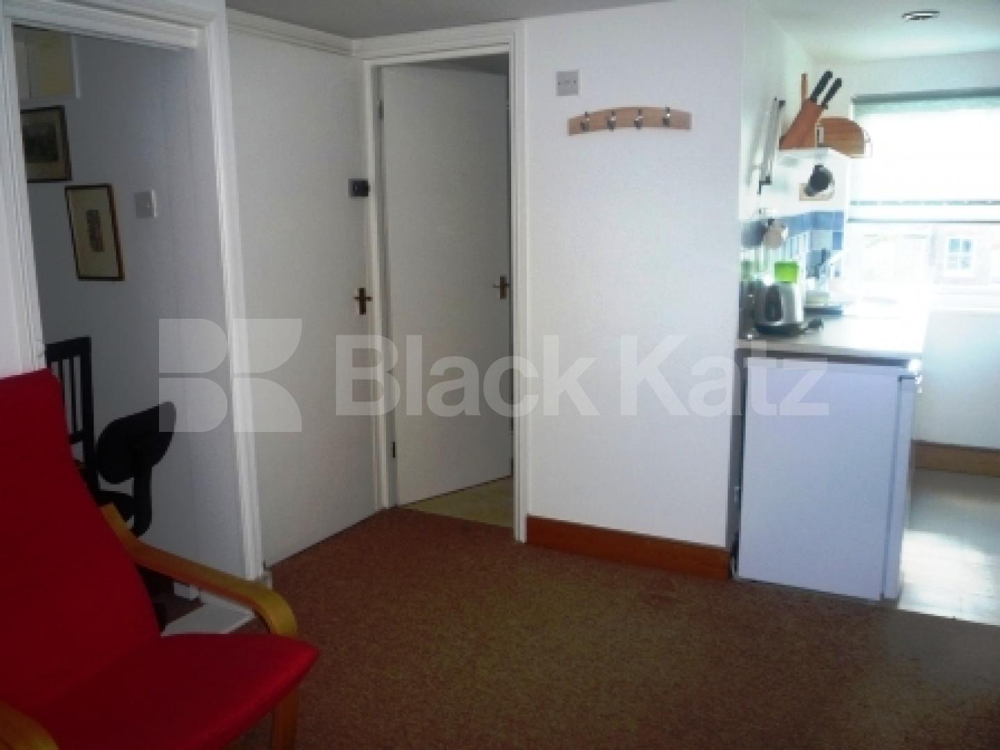 			ALL BILLS INCLUSIVE!, Studio Apartment, 1 bath, 1 reception Flat			 Inderwick Road, CROUCH END