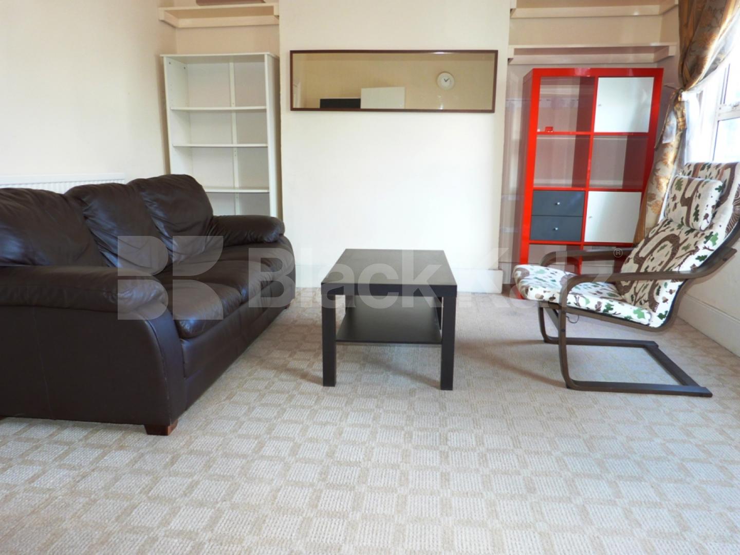 			LET!!, 2 Bedroom, 1 bath, 1 reception Terraced House			 Hornsey Park Road, Wood Green