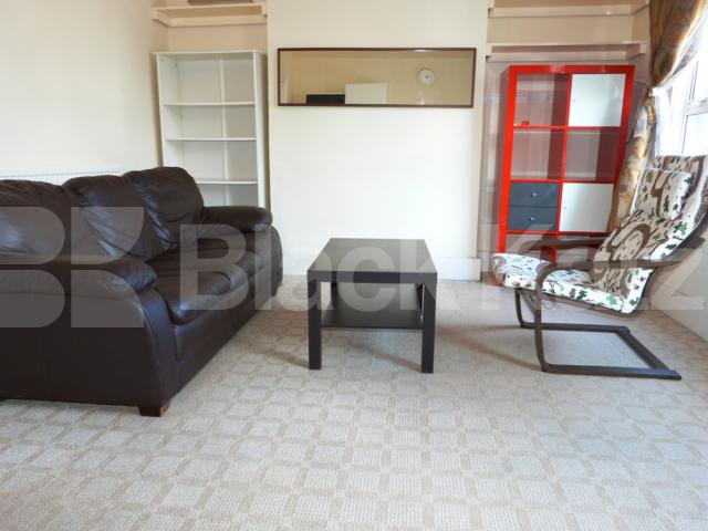 			LET!!, 2 Bedroom, 1 bath, 1 reception Terraced House			 Hornsey Park Road, Wood Green