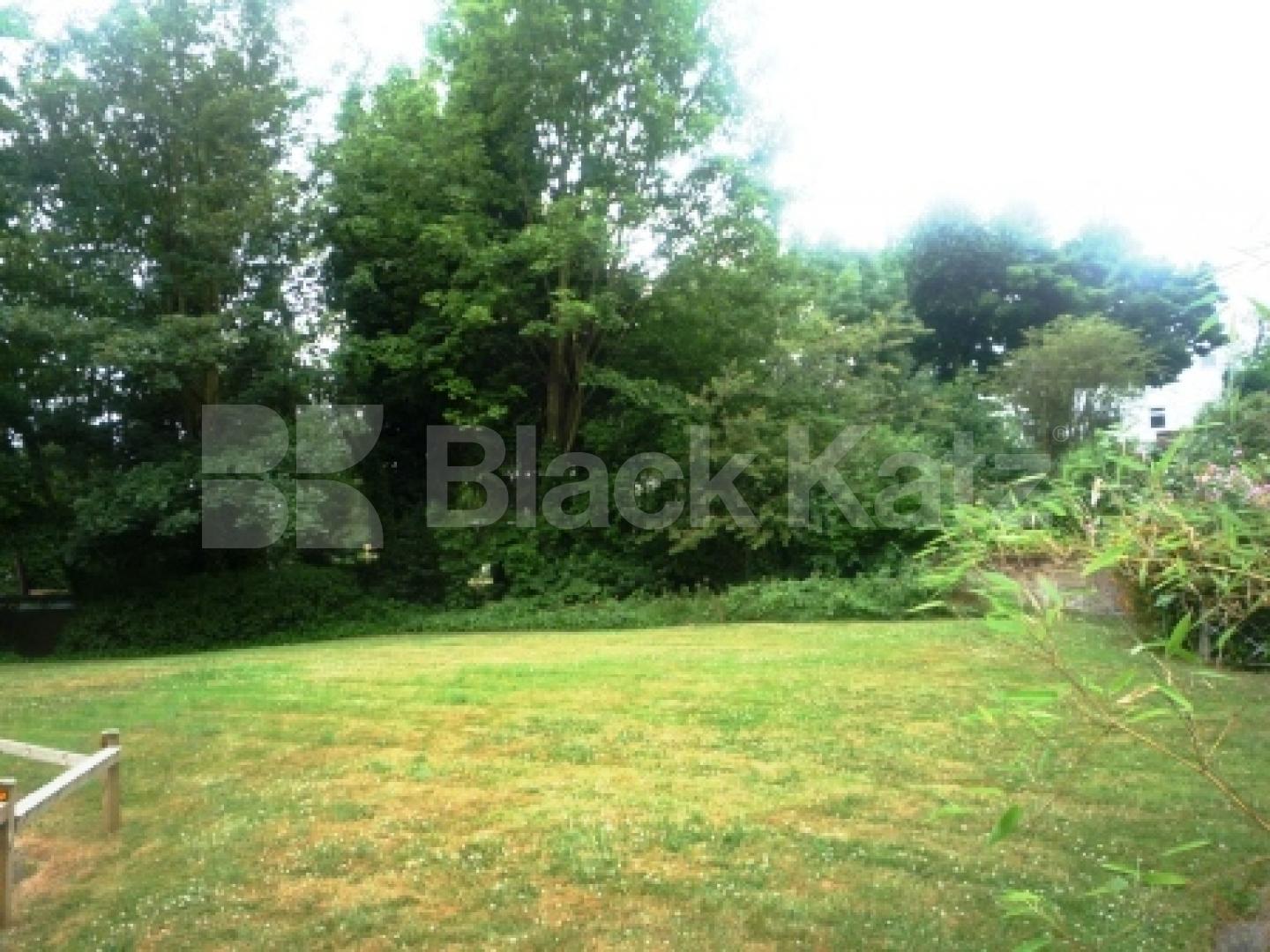 			2 Bedroom, 1 bath, 1 reception Ground Floor Flat			 Shepherds Hill, HIGHGATE