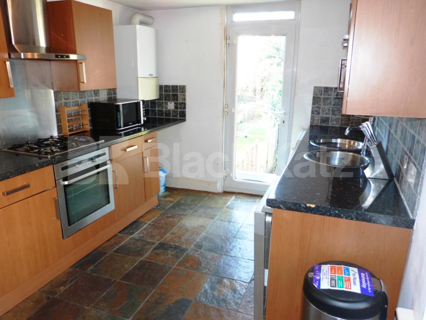 			LET!!, 2 Bedroom, 1 bath, 1 reception Terraced House			 Hornsey Park Road, Wood Green