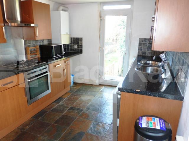 			LET!!, 2 Bedroom, 1 bath, 1 reception Terraced House			 Hornsey Park Road, Wood Green