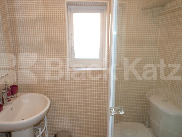 			LET!!, 2 Bedroom, 1 bath, 1 reception Terraced House			 Hornsey Park Road, Wood Green