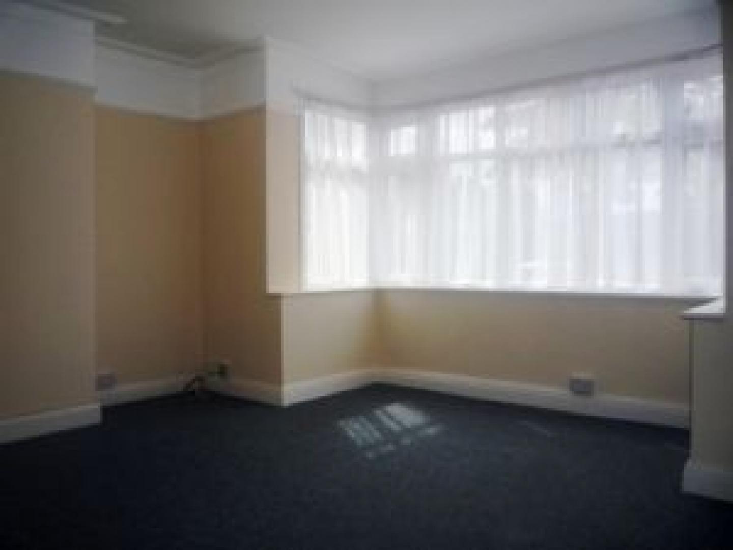 			3 Bedroom, 1 bath, 1 reception House			 Summers Lane, NORTH FINCHLEY