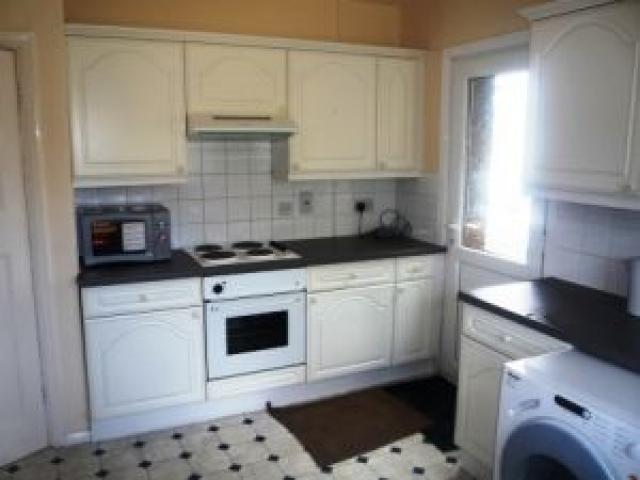 			3 Bedroom, 1 bath, 1 reception House			 Summers Lane, NORTH FINCHLEY