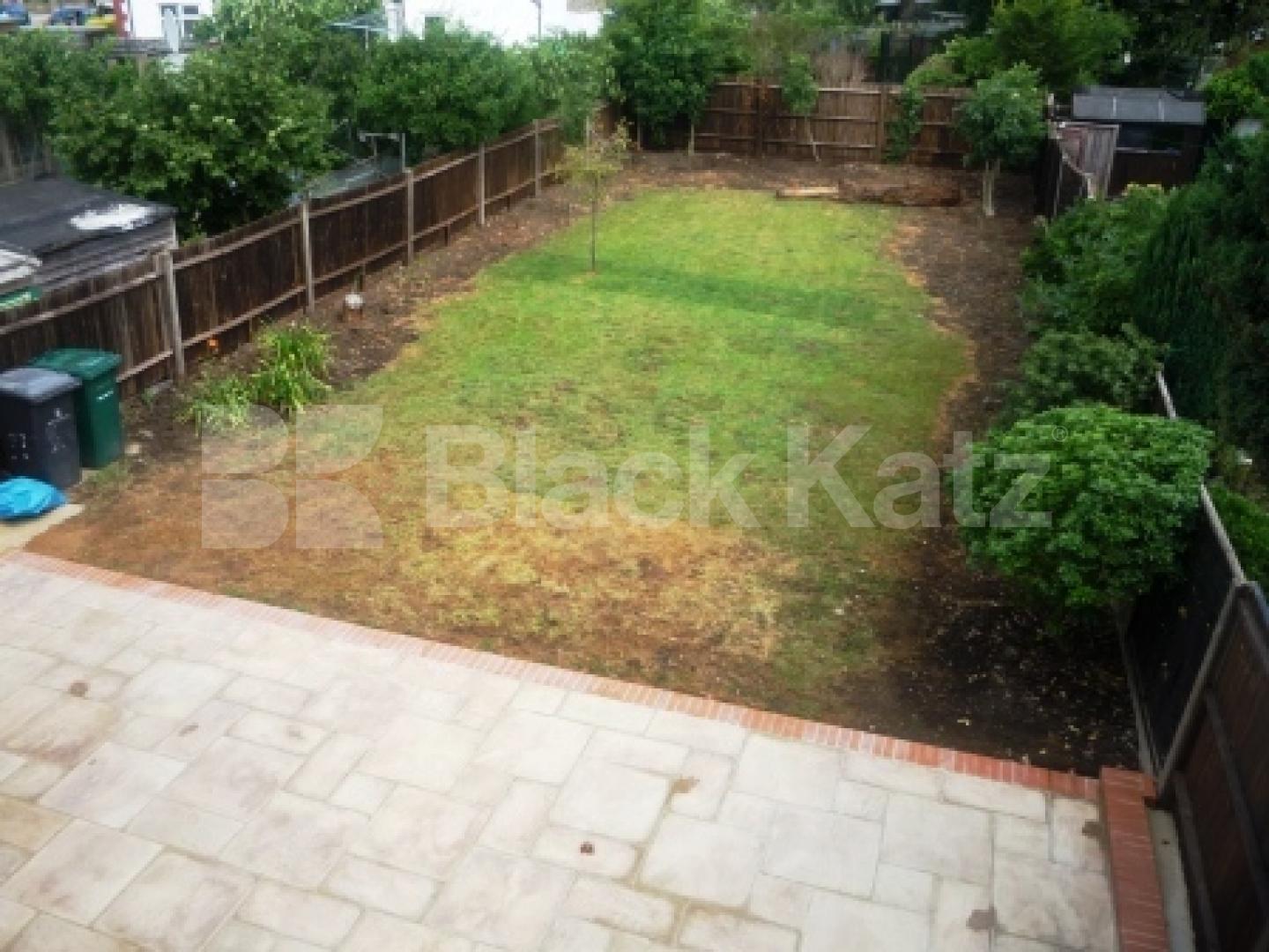 			3 Bedroom, 1 bath, 1 reception Semi-Detached House			 Summer's Lane, North Finchley