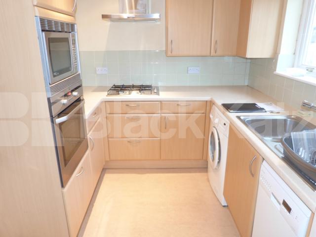 			Beautiful Property !, 2 Bedroom, 1 bath, 1 reception Flat			 Merridene, Winchmore Hill
