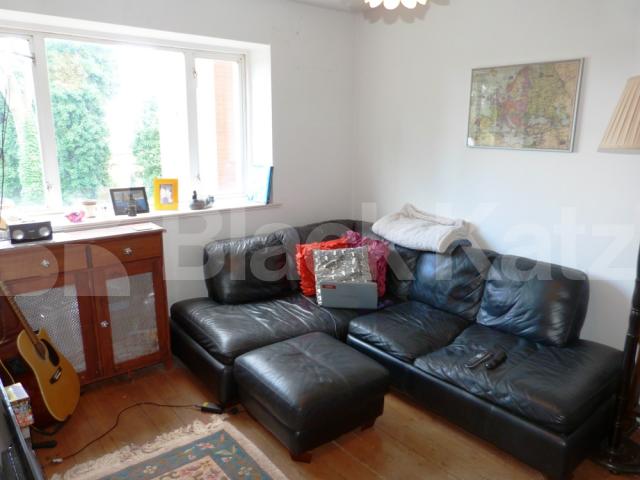 			NEW INSTRUCTION, 1 Bedroom, 1 bath, 1 reception Apartment			 Crescent Road, CROUCH END