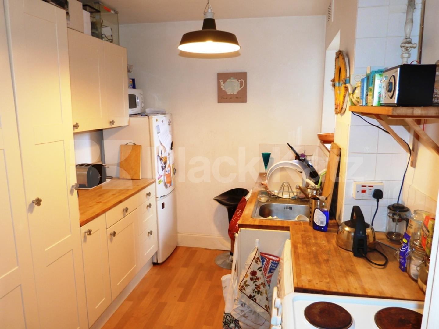 			NEW INSTRUCTION, 1 Bedroom, 1 bath, 1 reception Apartment			 Crescent Road, CROUCH END