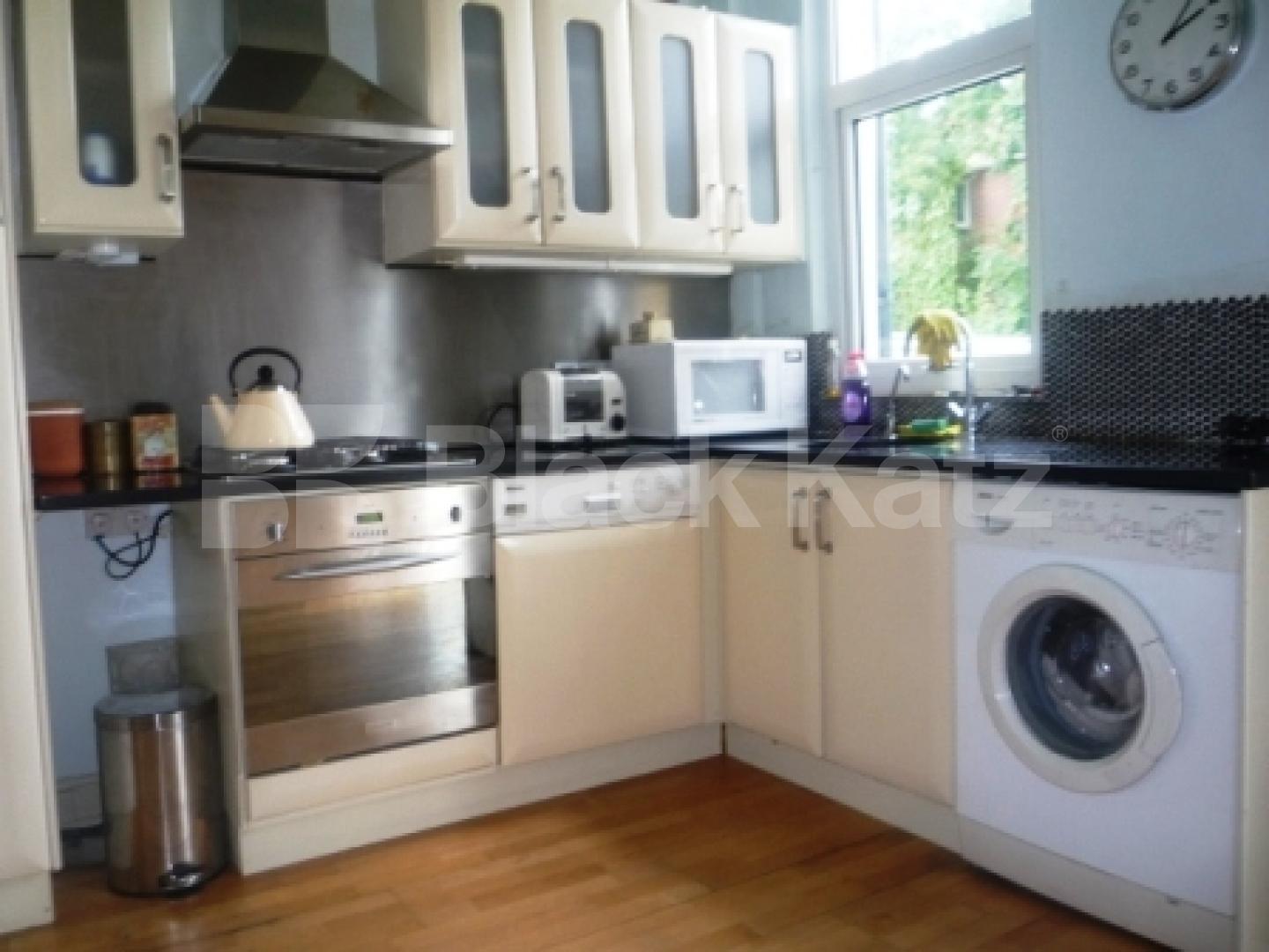 			Available Mid August, 3 Bedroom, 1 bath, 1 reception Terraced House			 Blake Road, BOUNDS GREEN