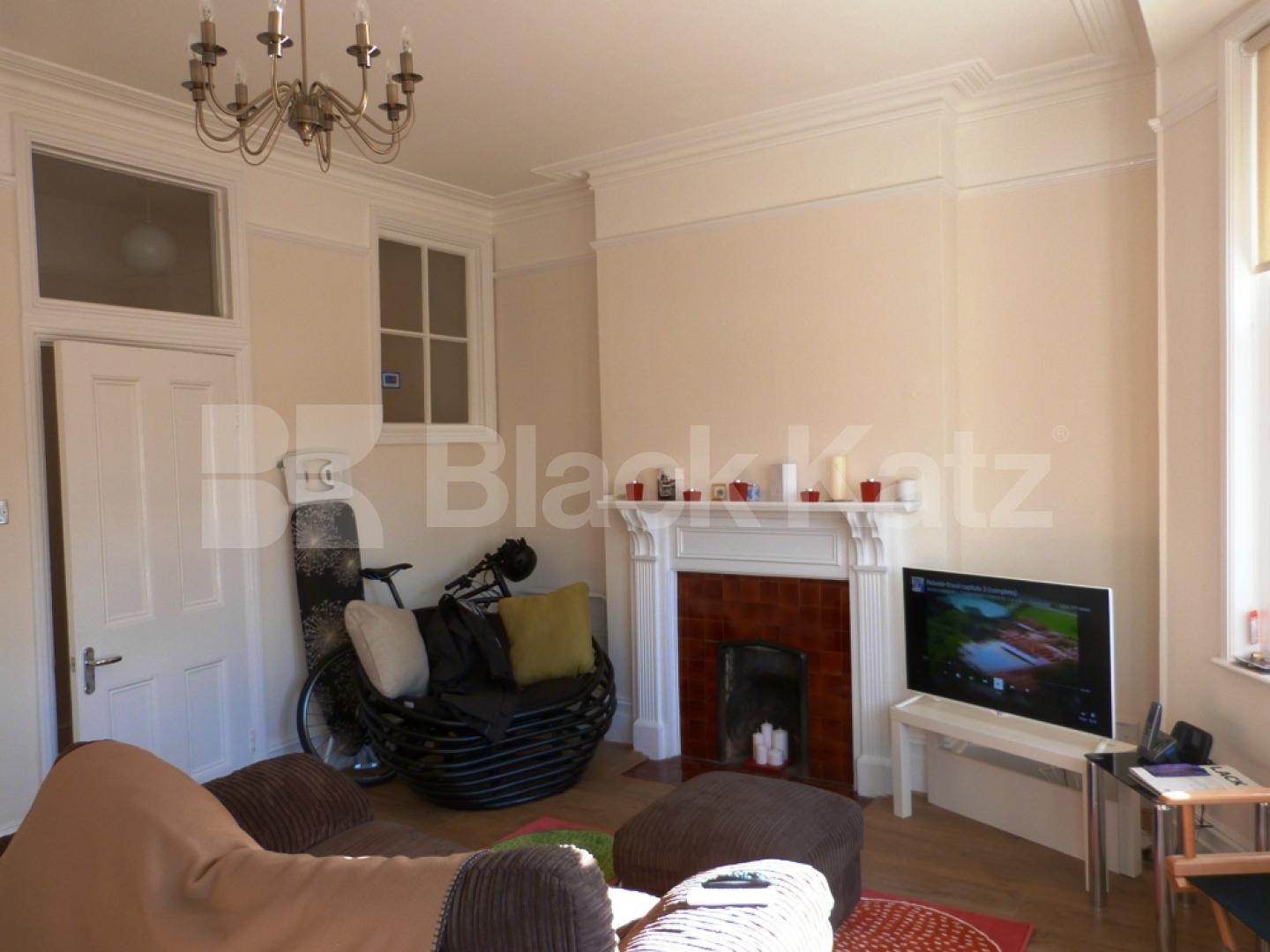 			Stunning Refurbished Property, 2 Bedroom, 1 bath, 1 reception Flat			 Fortis Green Road, Muswell Hill