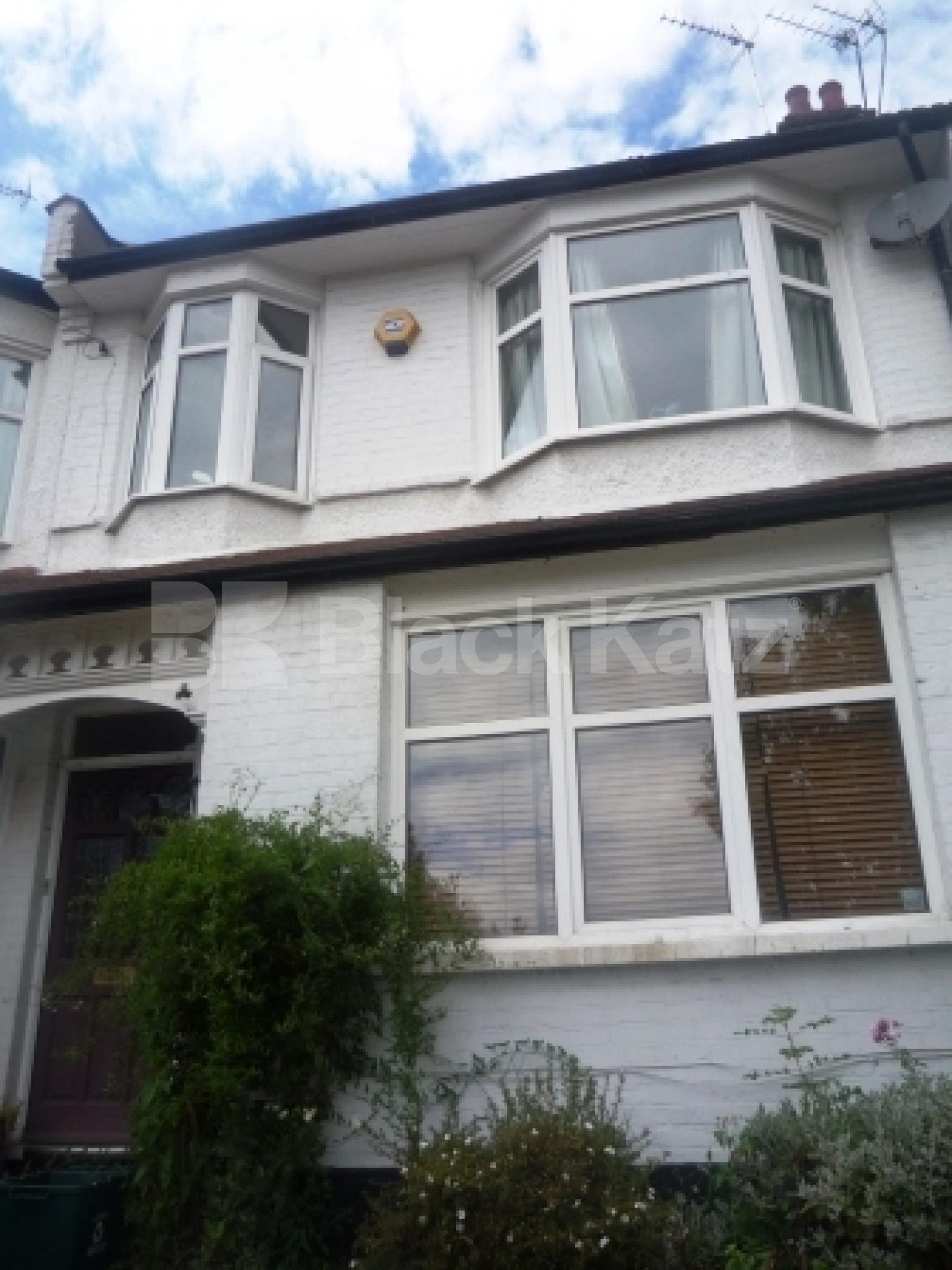 			Available Mid August, 3 Bedroom, 1 bath, 1 reception Terraced House			 Blake Road, BOUNDS GREEN N11