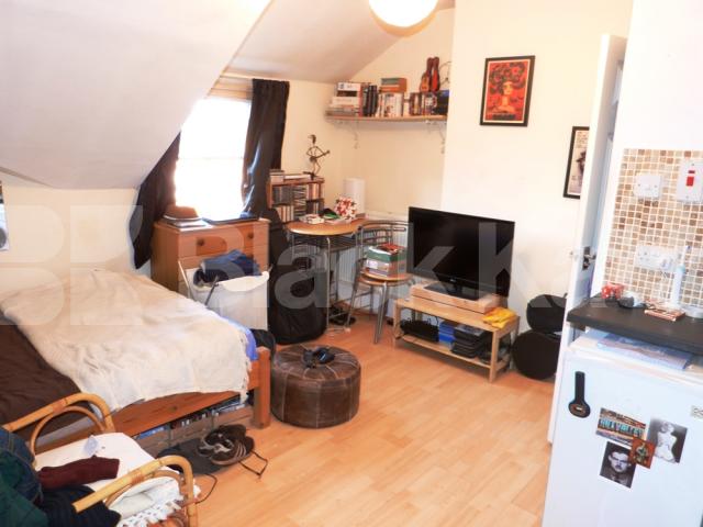 			Studio Apartment, 1 bath, 1 reception Studio			 Church Lane, CROUCH END