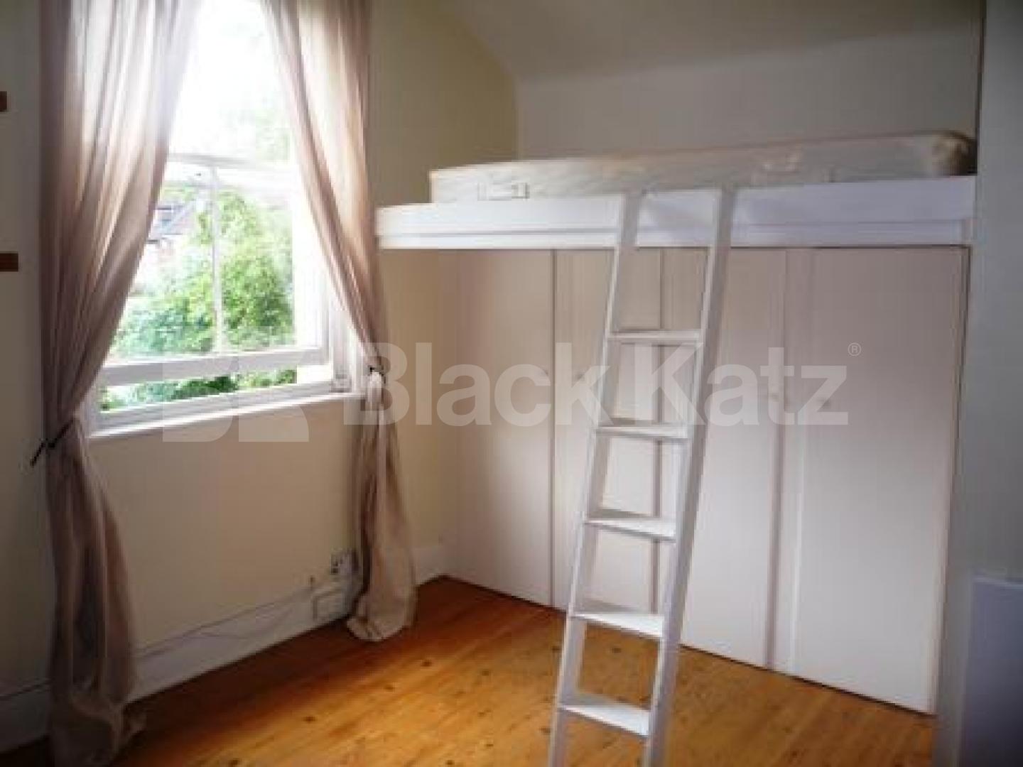 			Studio Apartment, 1 bath, 1 reception Flat			 Crouch Hall Road, Crouch End